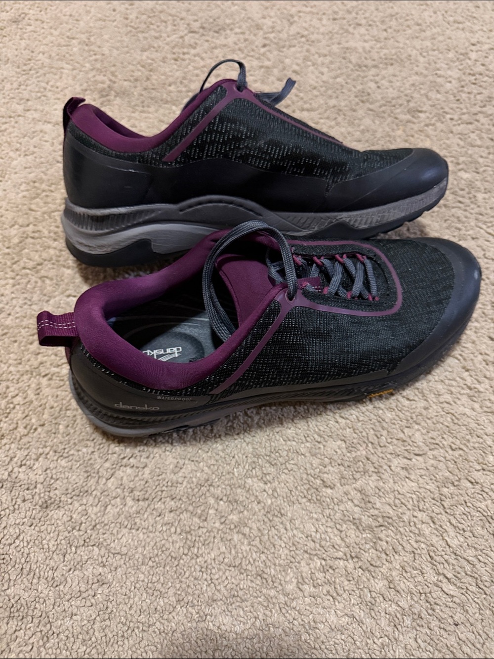 Dansko Women's Black and Purple Casual Sneakers